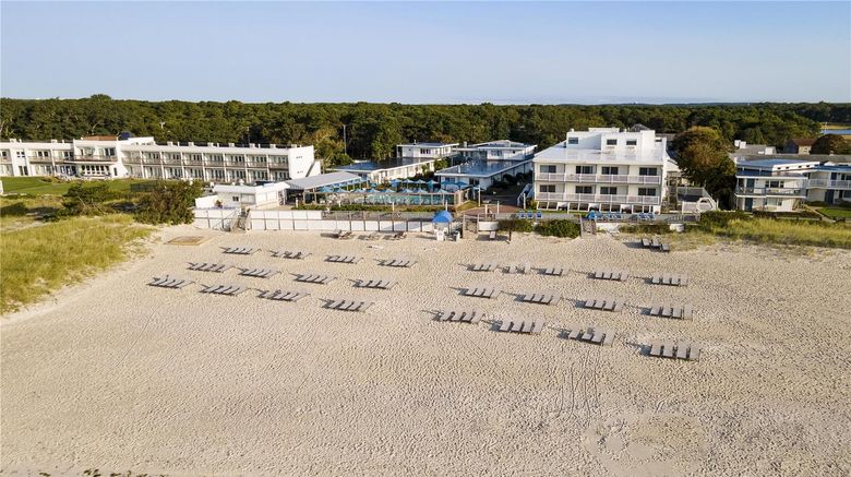 <b>Blue Water Resort Exterior</b>. Images powered by <a href="https://iceportal.shijigroup.com/" title="IcePortal" target="_blank">IcePortal</a>.