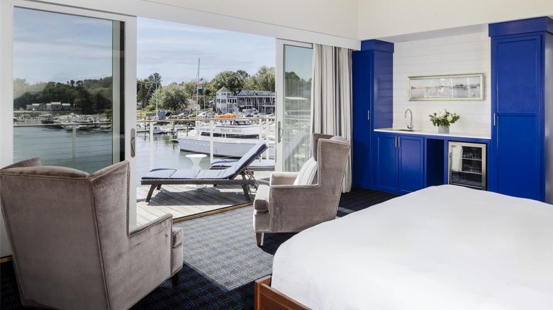 <b>The Boathouse Waterfront Hotel Suite</b>. Images powered by <a href="https://iceportal.shijigroup.com/" title="IcePortal" target="_blank">IcePortal</a>.
