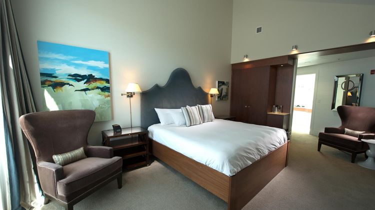 The Boathouse Waterfront Hotel Suite