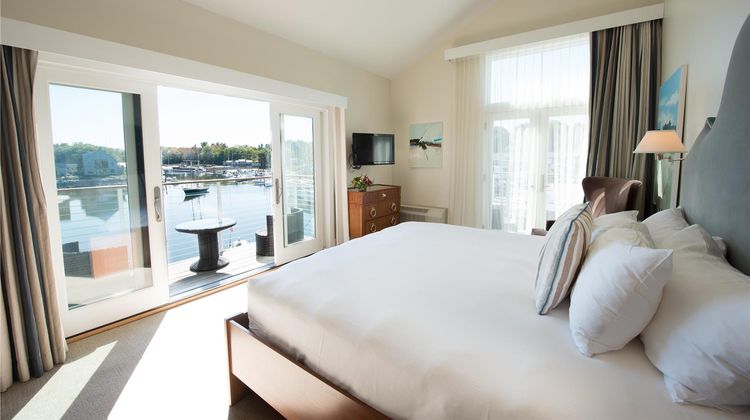 The Boathouse Waterfront Hotel Suite