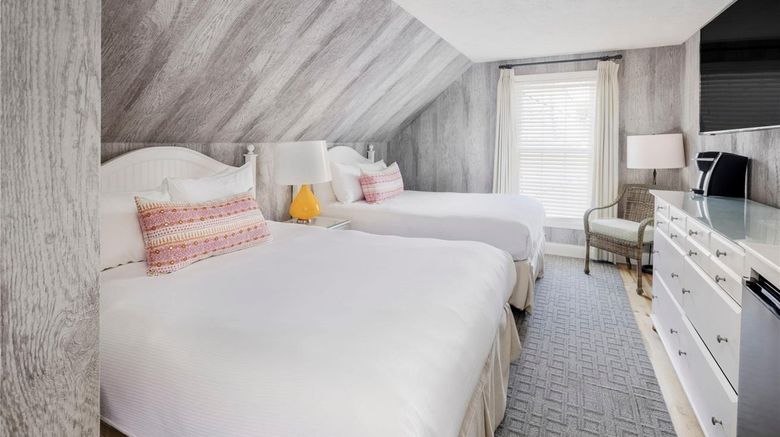 <b>The Boathouse Waterfront Hotel Room</b>. Images powered by <a href="https://iceportal.shijigroup.com/" title="IcePortal" target="_blank">IcePortal</a>.