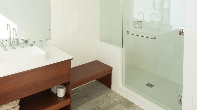 The Boathouse Waterfront Hotel Room