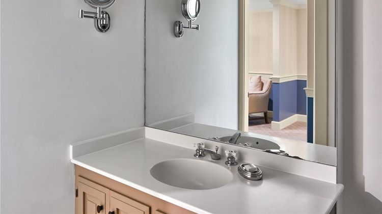Cape Arundel Inn & Resort Room