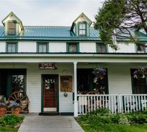 Chico Hot Springs Exterior