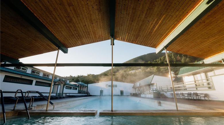 <b>Chico Hot Springs Pool</b>. Images powered by <a href="https://iceportal.shijigroup.com/" title="IcePortal" target="_blank">IcePortal</a>.