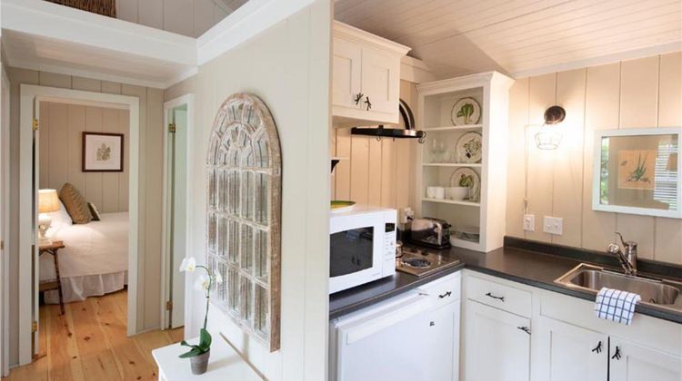 The Cottages at Cabot Cove Room