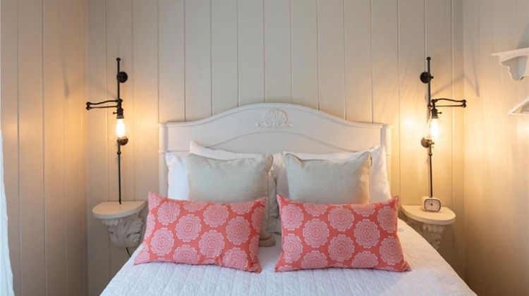 The Cottages at Cabot Cove Room