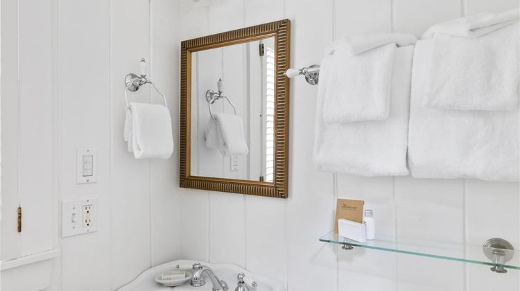 The Cottages at Cabot Cove Room