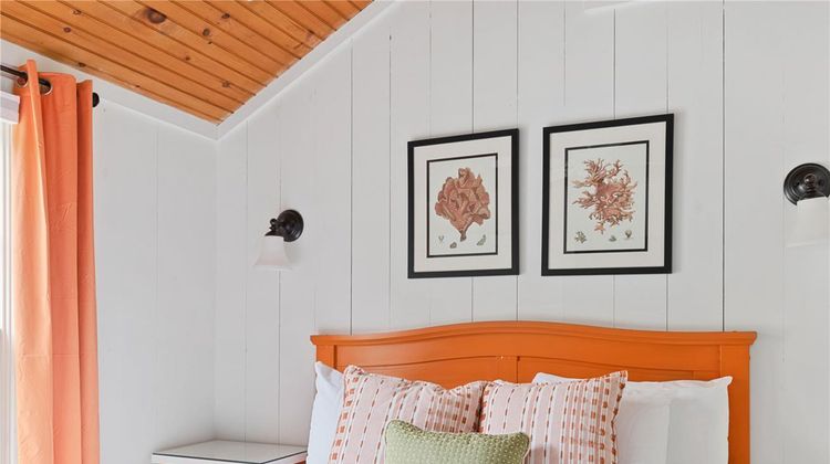 The Cottages at Cabot Cove Room