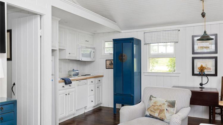 The Cottages at Cabot Cove Room