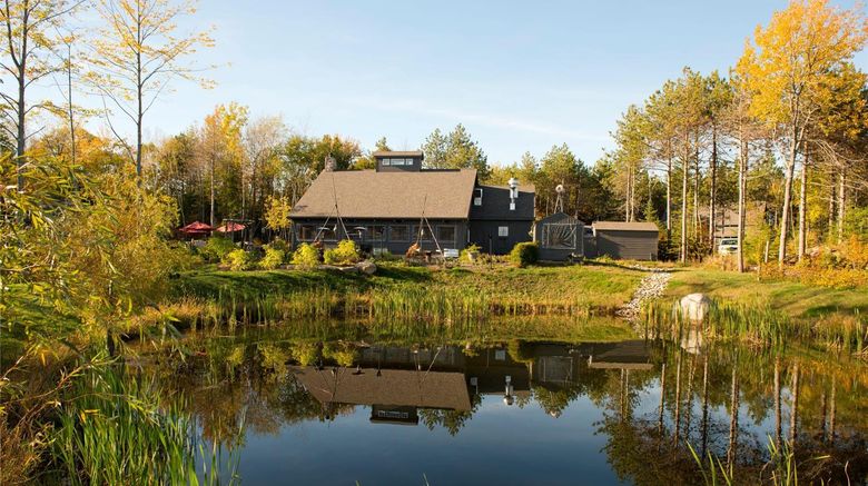 <b>Hidden Pond Restaurant</b>. Images powered by <a href="https://iceportal.shijigroup.com/" title="IcePortal" target="_blank">IcePortal</a>.