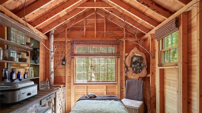 <b>Hidden Pond Spa</b>. Images powered by <a href="https://iceportal.shijigroup.com/" title="IcePortal" target="_blank">IcePortal</a>.