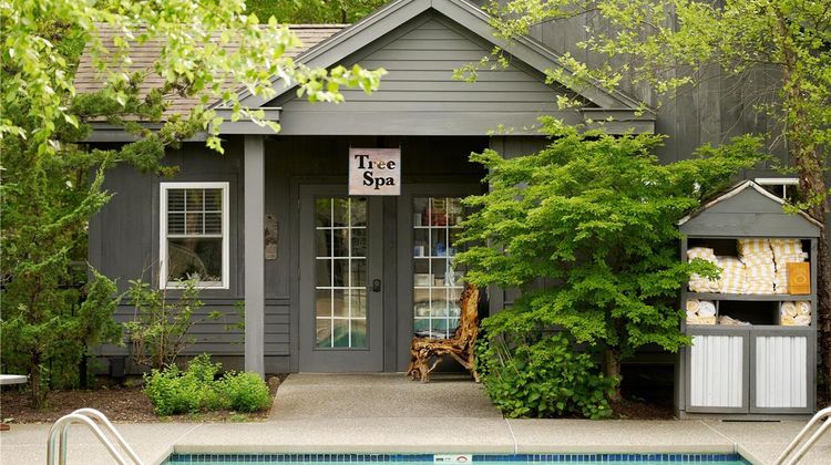 Hidden Pond Spa