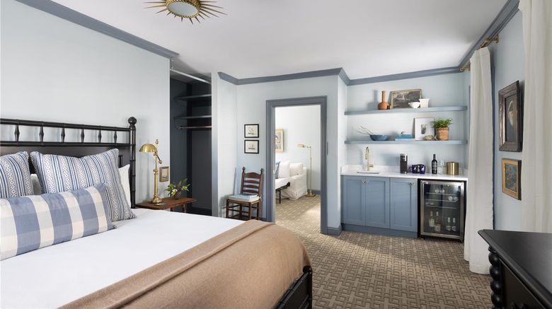 <b>Kennebunkport Inn Suite</b>. Images powered by <a href="https://iceportal.shijigroup.com/" title="IcePortal" target="_blank">IcePortal</a>.
