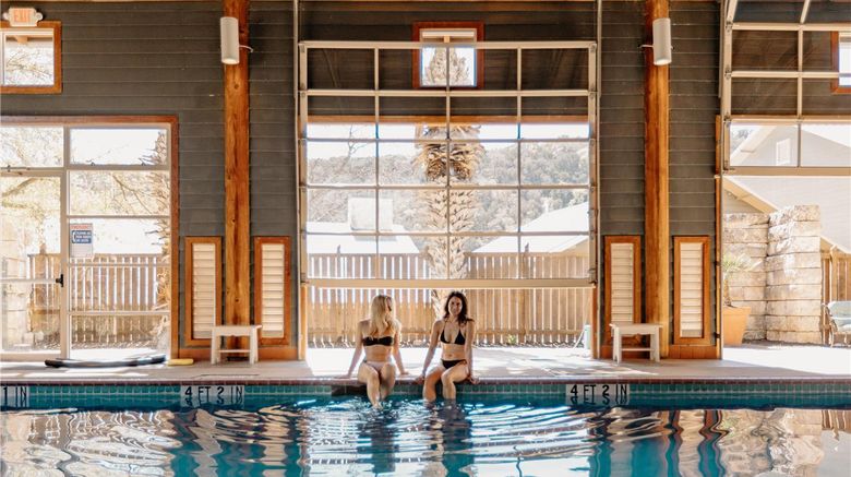 <b>Lake Austin Spa Resort Pool</b>. Images powered by <a href="https://iceportal.shijigroup.com/" title="IcePortal" target="_blank">IcePortal</a>.