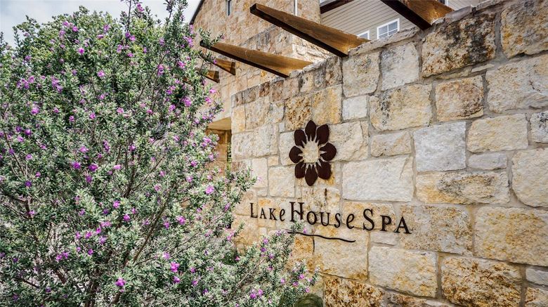 <b>Lake Austin Spa Resort Spa</b>. Images powered by <a href="https://iceportal.shijigroup.com/" title="IcePortal" target="_blank">IcePortal</a>.