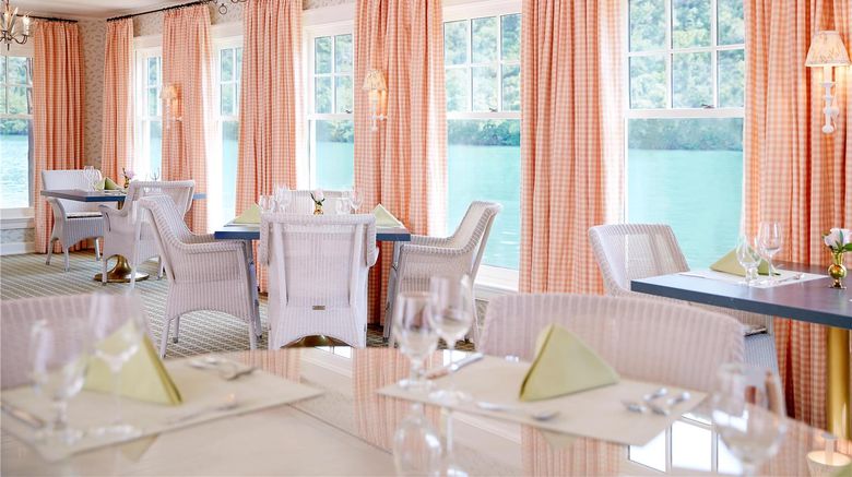 <b>Lake Austin Spa Resort Restaurant</b>. Images powered by <a href="https://iceportal.shijigroup.com/" title="IcePortal" target="_blank">IcePortal</a>.