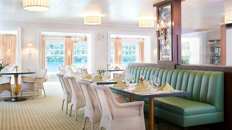 <b>Lake Austin Spa Resort Restaurant</b>. Images powered by <a href="https://iceportal.shijigroup.com/" title="IcePortal" target="_blank">IcePortal</a>.