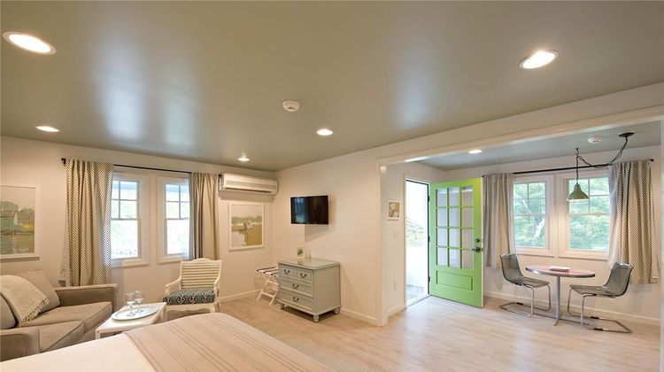The Lodge on the Cove Suite
