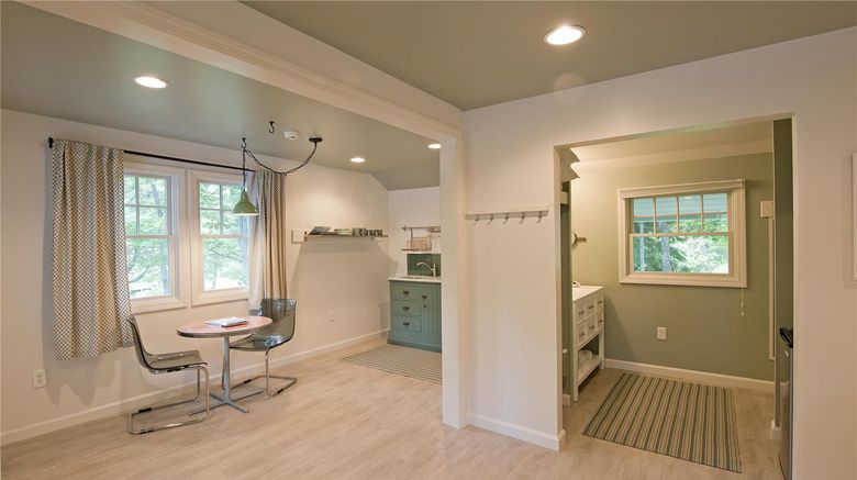 <b>The Lodge on the Cove Suite</b>. Images powered by <a href="https://iceportal.shijigroup.com/" title="IcePortal" target="_blank">IcePortal</a>.