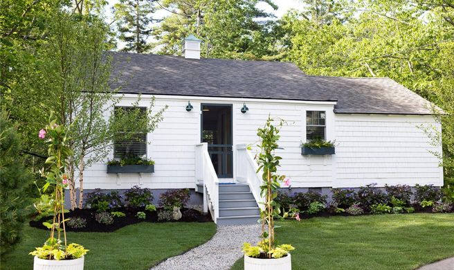 The Lodge on the Cove Exterior