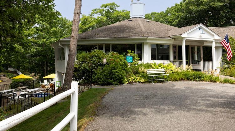 The Lodge on the Cove Exterior