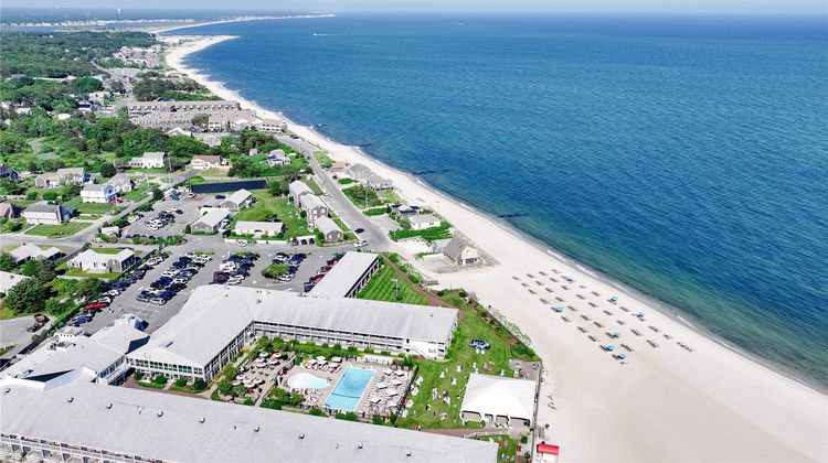 Red Jacket Beach Resort Exterior