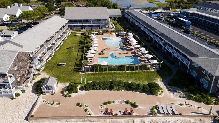 Riviera Beach Resort Exterior