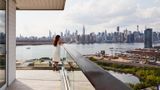 <b>The William Vale Suite</b>. Images powered by <a href="https://iceportal.shijigroup.com/" title="IcePortal" target="_blank">IcePortal</a>.