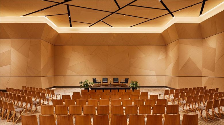 <b>The William Vale Ballroom</b>. Images powered by <a href="https://iceportal.shijigroup.com/" title="IcePortal" target="_blank">IcePortal</a>.
