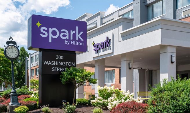 Spark by Hilton Watertown Exterior
