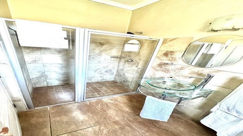 <b>Lido Hotel Room</b>. Images powered by <a href="https://iceportal.shijigroup.com/" title="IcePortal" target="_blank">IcePortal</a>.