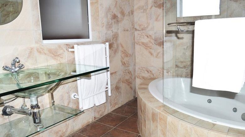 <b>Lido Hotel Suite</b>. Images powered by <a href="https://iceportal.shijigroup.com/" title="IcePortal" target="_blank">IcePortal</a>.