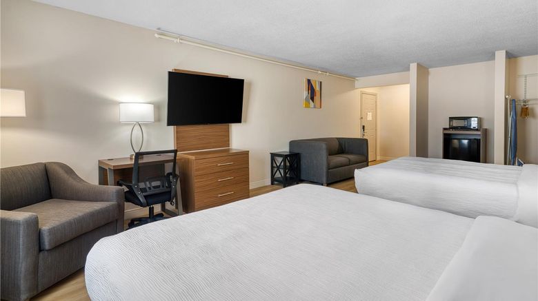 <b>Baldwin Inn & Suites, SureStay Collectio Room</b>. Images powered by <a href="https://iceportal.shijigroup.com/" title="IcePortal" target="_blank">IcePortal</a>.