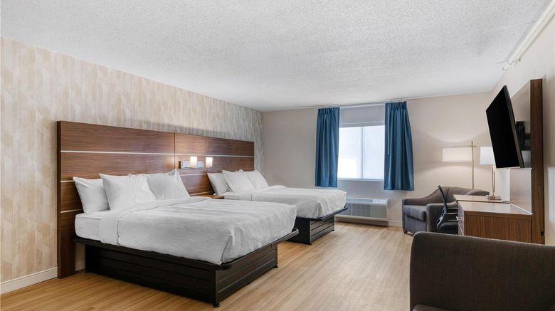 <b>Baldwin Inn & Suites, SureStay Collectio Room</b>. Images powered by <a href="https://iceportal.shijigroup.com/" title="IcePortal" target="_blank">IcePortal</a>.