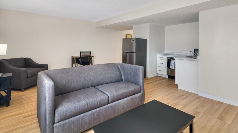 <b>Baldwin Inn & Suites, SureStay Collectio Suite</b>. Images powered by <a href="https://iceportal.shijigroup.com/" title="IcePortal" target="_blank">IcePortal</a>.