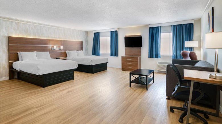 <b>Baldwin Inn & Suites, SureStay Collectio Room</b>. Images powered by <a href="https://iceportal.shijigroup.com/" title="IcePortal" target="_blank">IcePortal</a>.