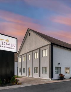 Baldwin Inn & Suites, SureStay Collectio