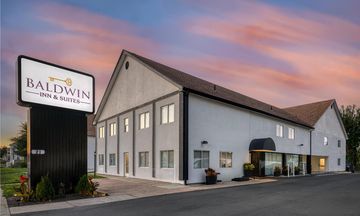 Baldwin Inn & Suites, SureStay Collectio