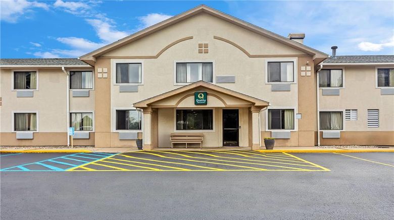 <b>Super 8 Howe Exterior</b>. Images powered by <a href="https://iceportal.shijigroup.com/" title="IcePortal" target="_blank">IcePortal</a>.
