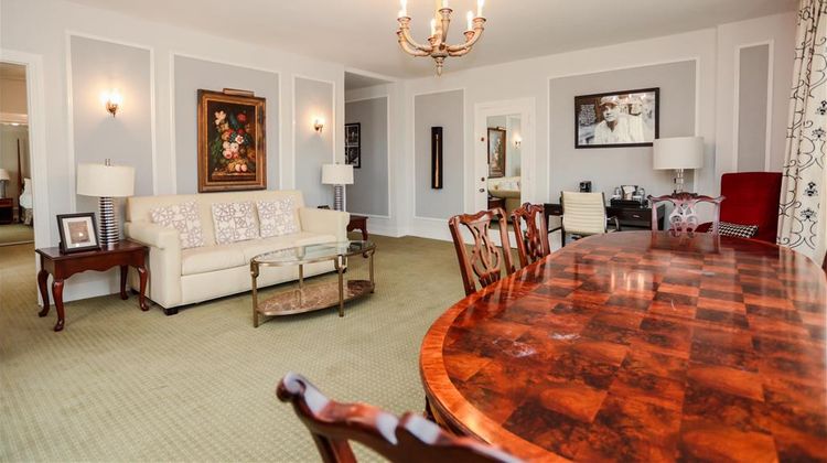 Arlington Resort Hotel & Spa Suite