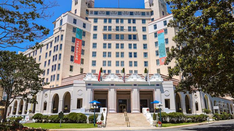 Arlington Resort Hotel & Spa Exterior