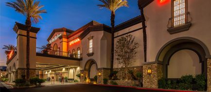 Silver Sevens Hotel & Casino Exterior