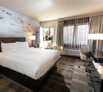 Silver Sevens Hotel & Casino Room