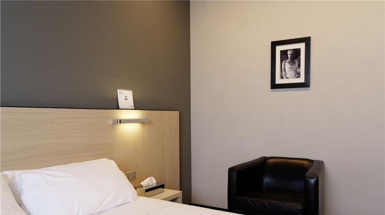 <b>Aries Hotel Vicenza Room</b>. Images powered by <a href="https://iceportal.shijigroup.com/" title="IcePortal" target="_blank">IcePortal</a>.