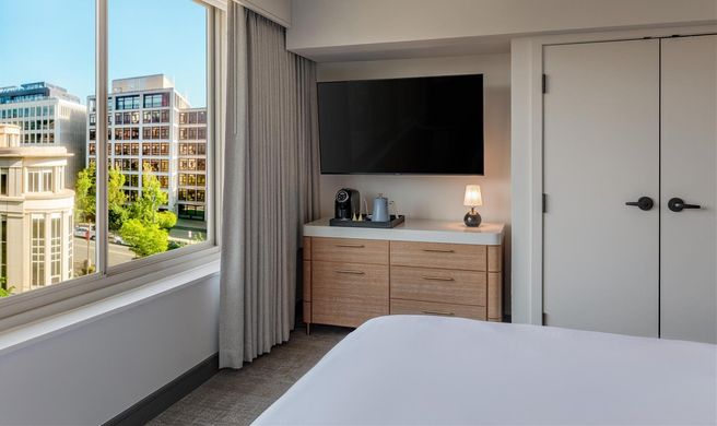 The Beacon at Embassy Row Room