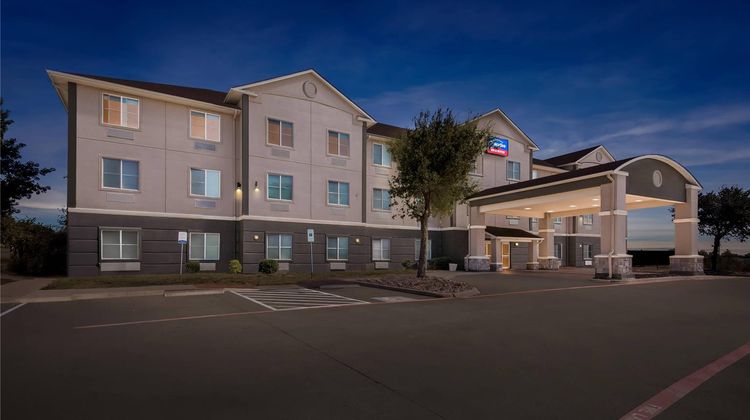 Quality Inn & Suites Marlin Exterior