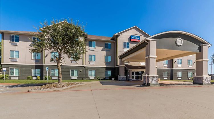 Quality Inn & Suites Marlin Exterior
