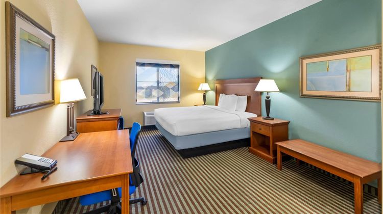 Quality Inn & Suites Marlin Suite