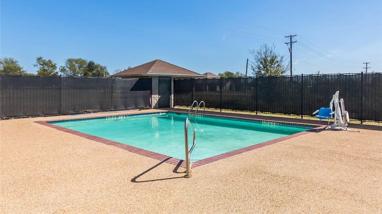 Quality Inn & Suites Marlin Pool
